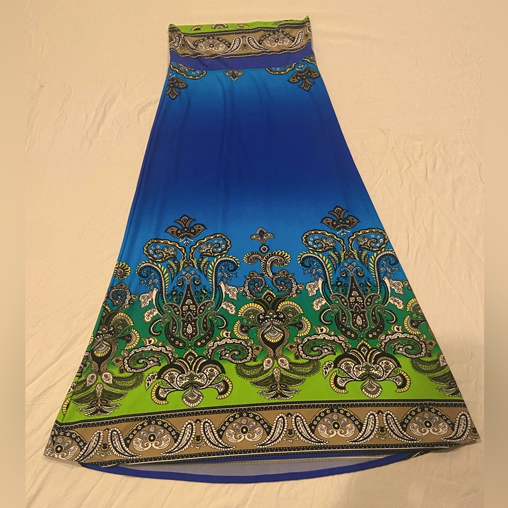 Patterned blue skirt